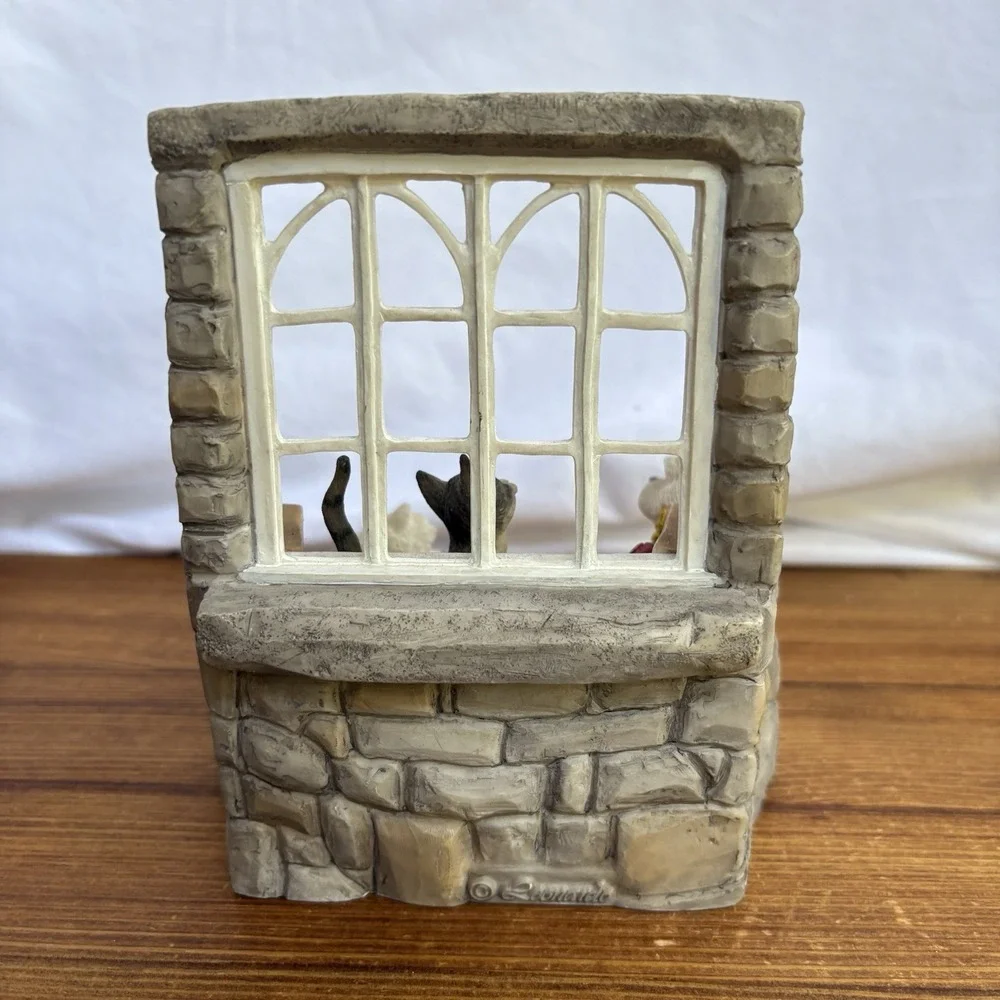 Leonardo Collection Westie Dogs Gray Kitten Figurine No Place Like Home 1998
